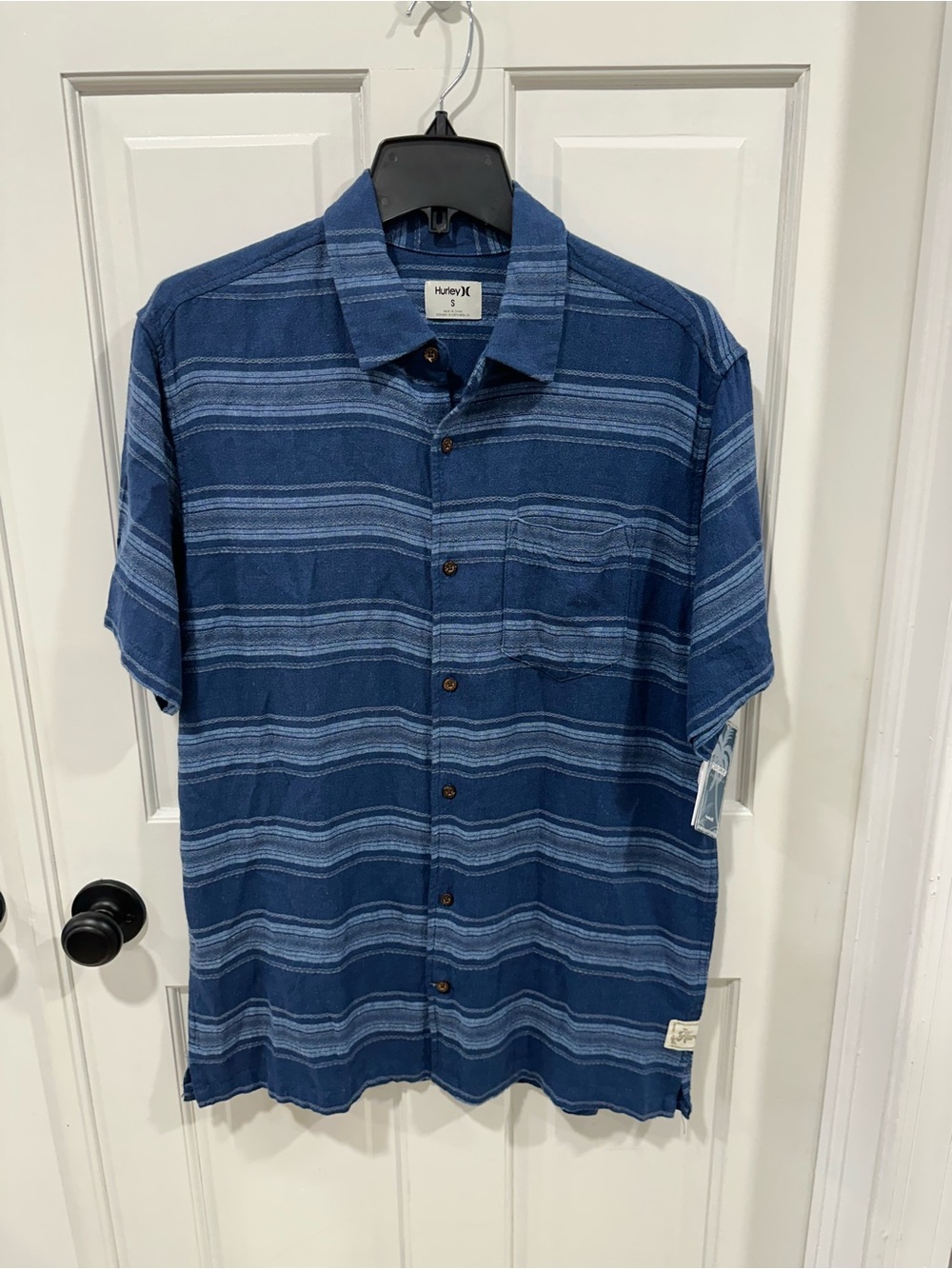 Hurley Men's Dark Blue and Light Blue Striped Short-Sleeve Button-Down Shirt